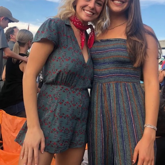 UO Floral Romper - Picture 4 of 4